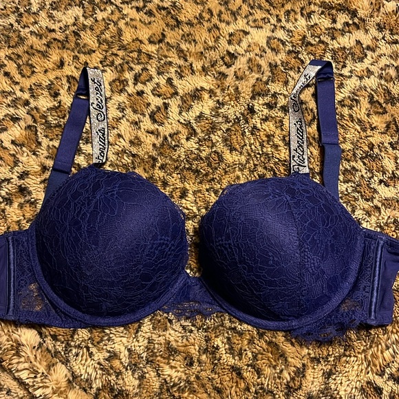 Victoria’s Secret Shine Strap Bra - Picture 2 of 8